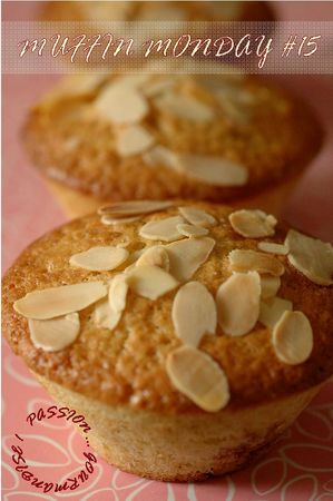 Muffins_coeur_de_compot_e_de_cerises__fleurs_et_miel_d_acacia_1