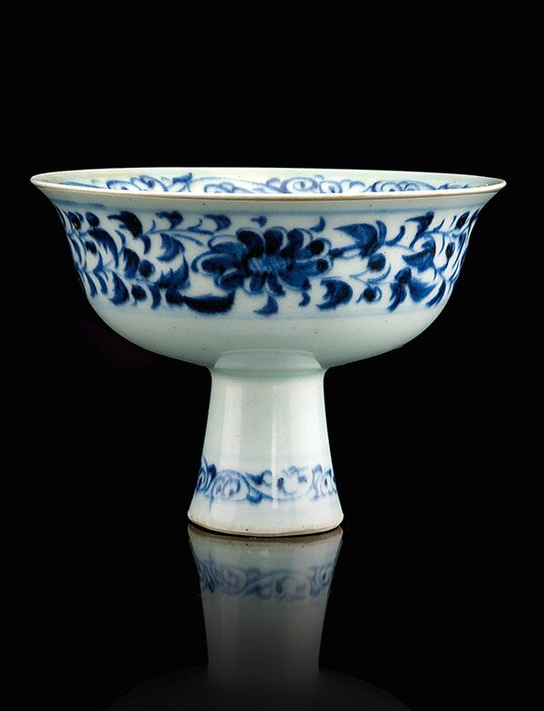 A beautiful and rare blue and white porcelain stem cup, Yuan dynasty (1271-1368)