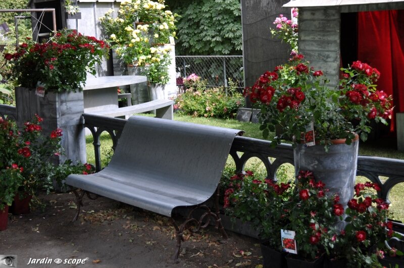 Banc en Zinc (Jardins, Jardin aux Tuileries - 05/2011)