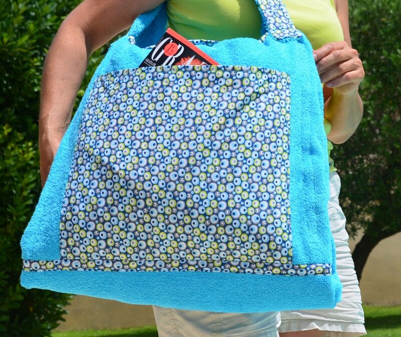 Serviette_d_eplage_pliable_avec_coussin__t__couture_la_chouette_bricole