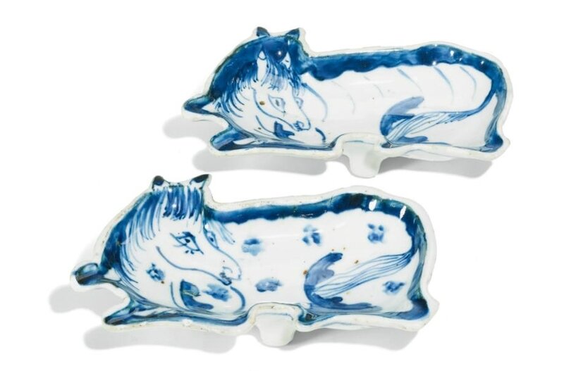 A pair of blue and white kosometsuke ‘Horse’ dishes, Ming dynasty, Tianqi period (1621-1627)