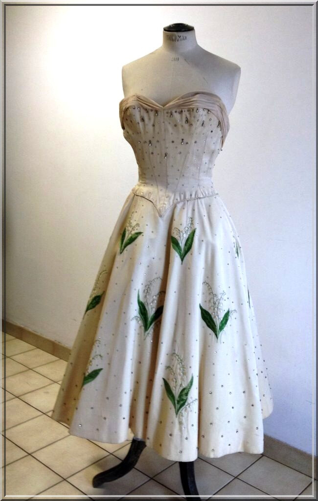 La-robe-MUGUET