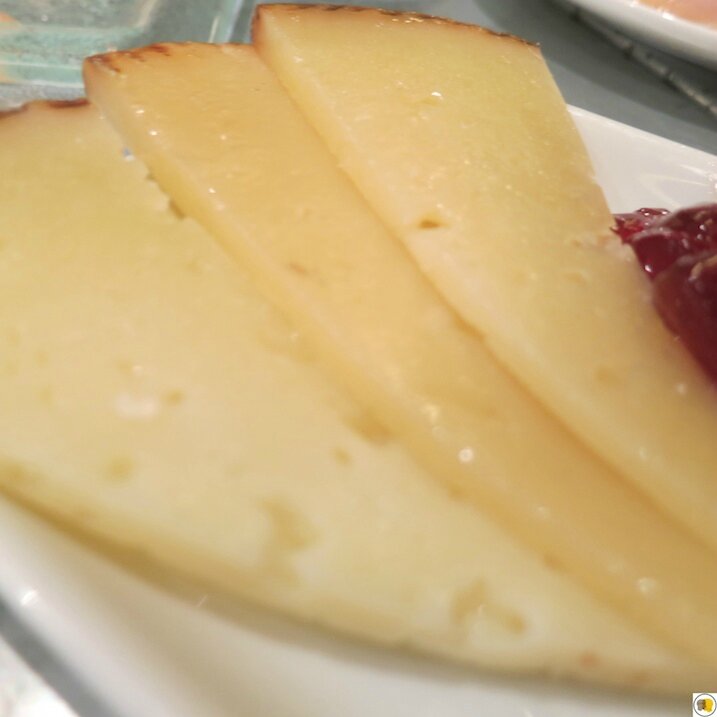 Manchego et gelée de coings