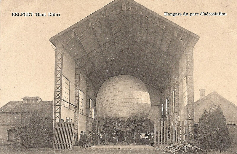 Belfort CPA Ballon dans Hangar