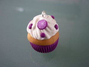 breloques-perle-breloque-petit-cupcake-viole-167161-p1120407-2a4ce_big