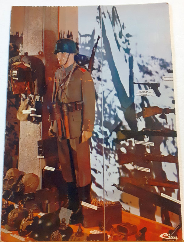 Verdun le mémorial - fantassin allemand 1916 0002 V