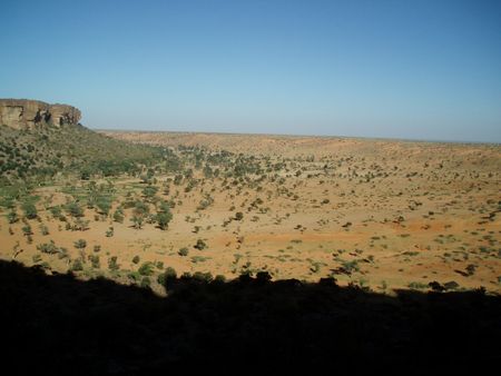 Plaine dogon et dunes près de Nombori Mali