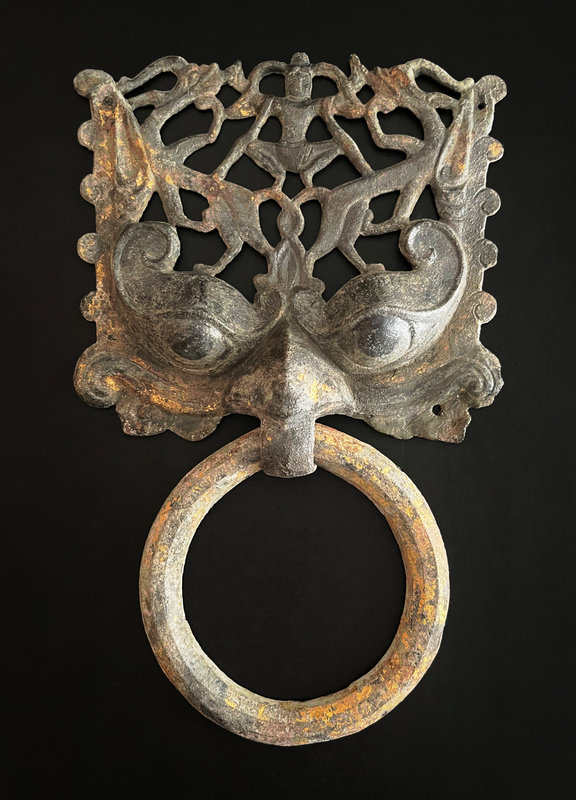 Kaikodo_Bronze_Mask_with_Ring_Handle