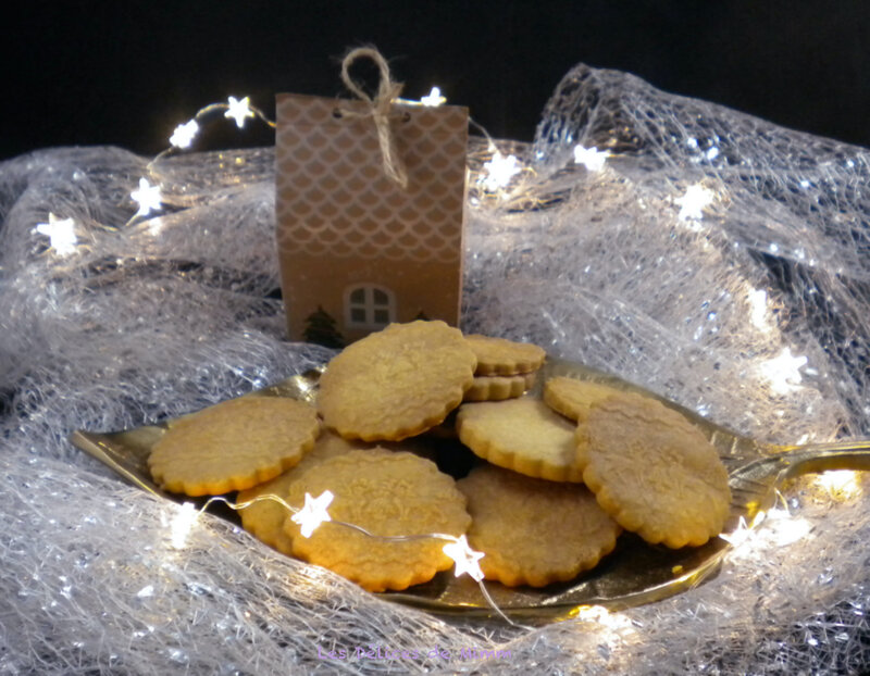 Biscuits de Noël avec un rouleau à motif 4