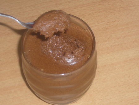 mousse choco marron biscuitée recettes dessert Douceur mauve aux myrtilles et mini palets bretons