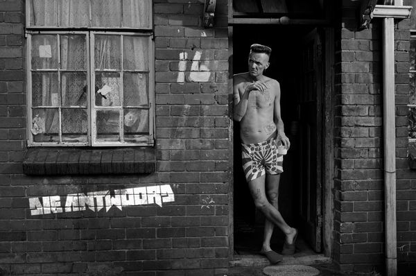 die-antwoord-i-fink-u-freeki-music-afrikaner-rave-techno-rap-motherfuckers-jump-modaddiction-2