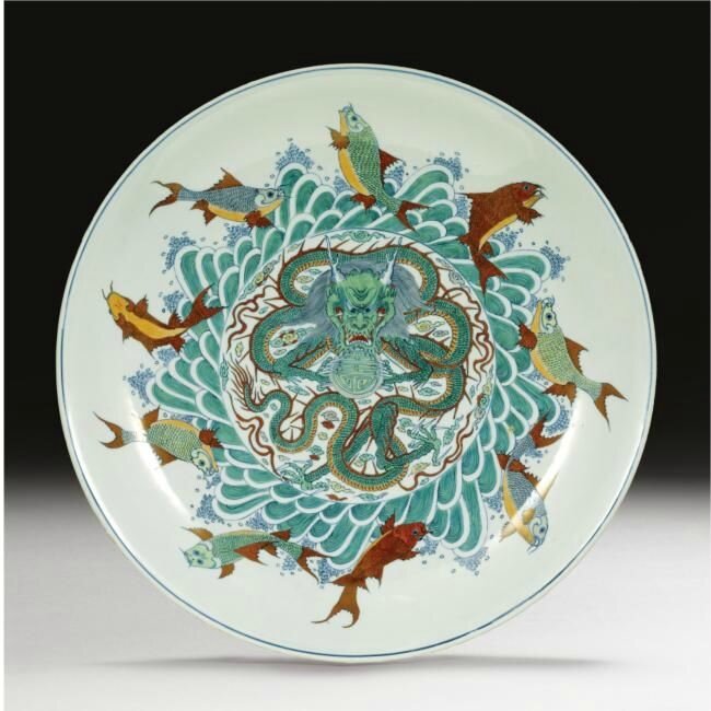 A massive 'doucai' 'Dragon' dish, Qing dynasty, Kangxi period (1662-1722)