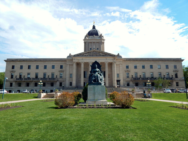 Manitoba_winnipeg 7_legislature garden