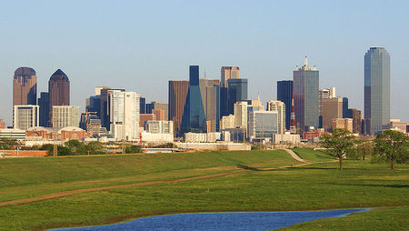 800px_Downtown_Dallas_from_the_Trinity_River