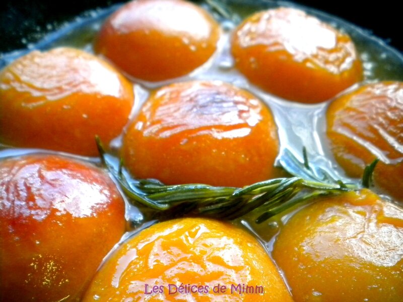 Filets de pintade, abricots caramélisés au miel et romarin