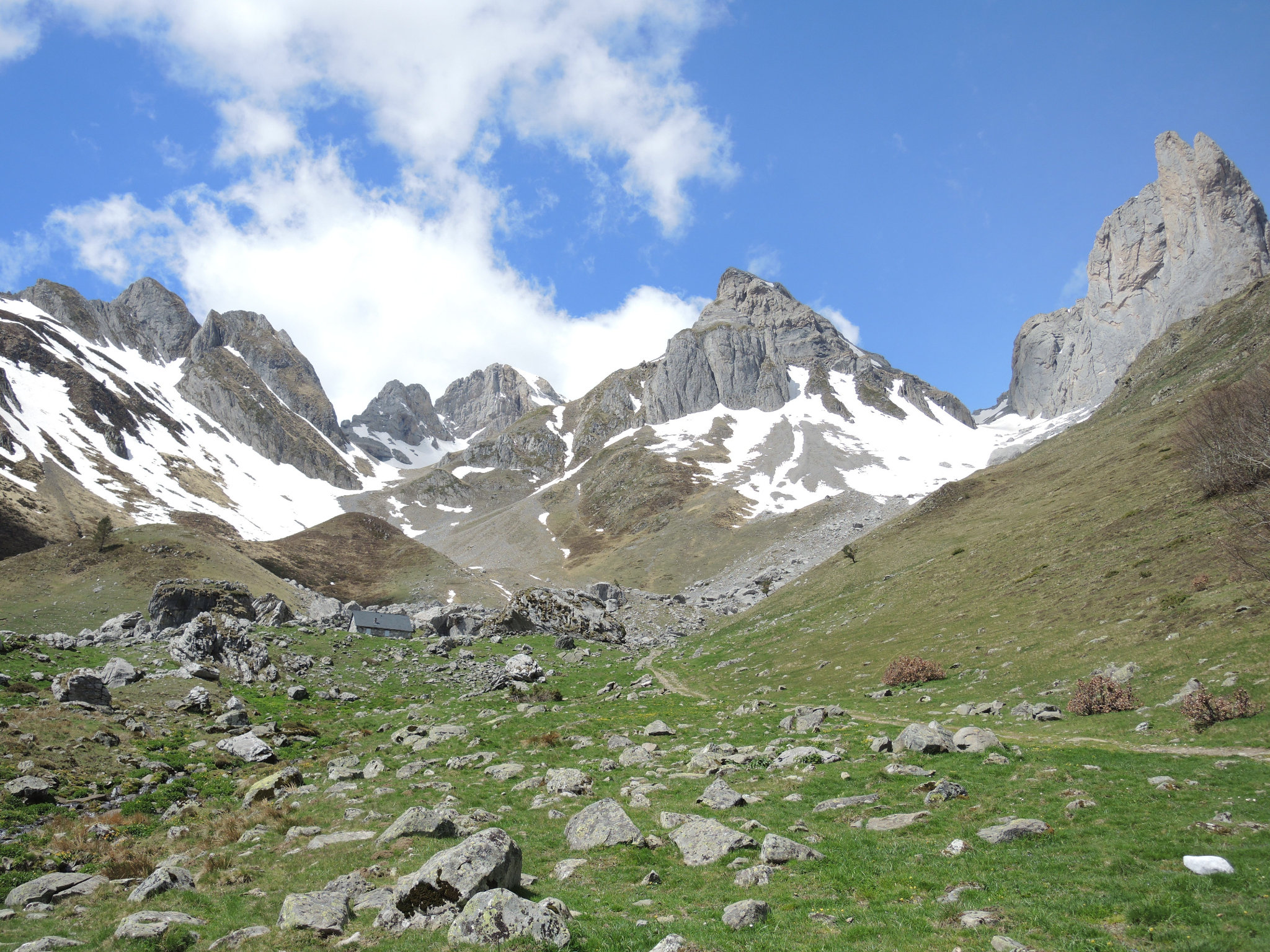 Lescun, lac d'Ansabère, cabanes d'Ansabère, arrivée (64)