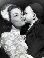 film-gpb-Jane_Russell_and_adopted_son_Thomas_Waterfield