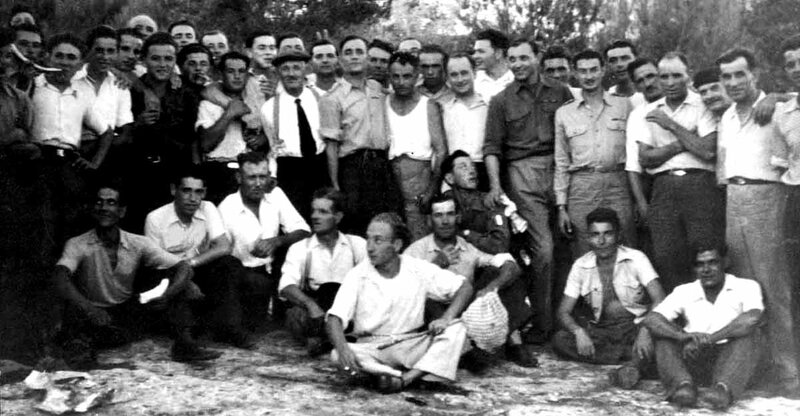 Premier anniversaire de la Libération, le 25 août 1945 à Lagnes (Coll. Raymond MAYAN)