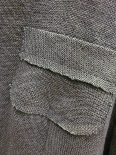 Veste courte à la taille, ceintrée, en lin épais gris avec poches plaquées effilochées, découpes épaules et boutons de nacre - taille XL (4)