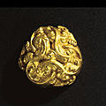 A fine gold <b>buckle</b>, 4th-2nd century BC