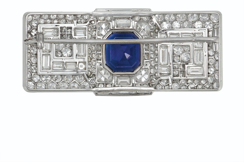 2020_NYR_18991_0168_001(a_superb_art_deco_sapphire_and_diamond_brooch_cartier083801)