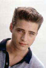 tv-calendar_girl-jason_priestley-4