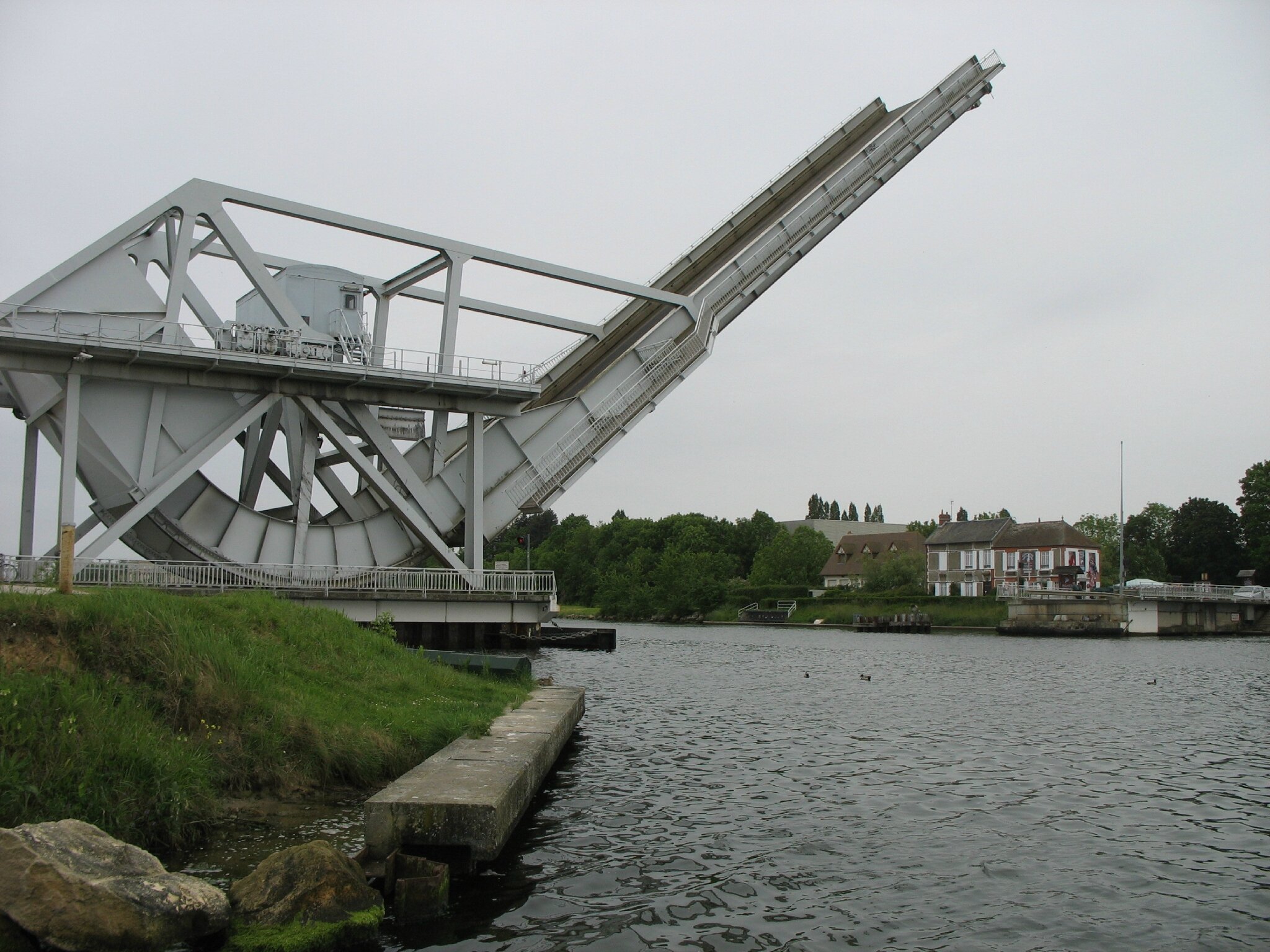 Ouistreham, Pegasus Bridge, profil