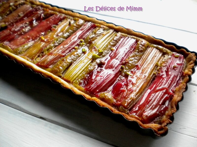 Tarte sablée, rhubarbe, amandes et pistaches (version 1