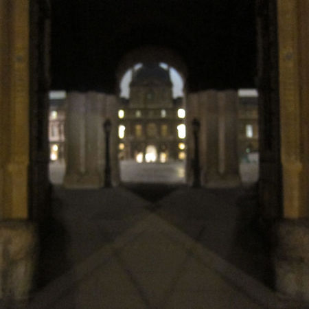 Louvre_flou