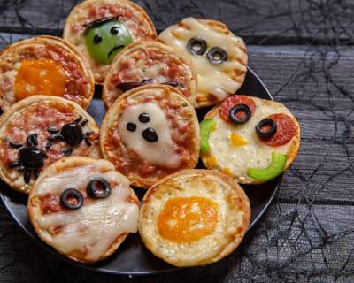 i142849-mini-pizza-halloween